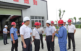 曾菁華一行來到重慶凱益特種氣體有限公司，察看已開工和投產項目建設和運營情況