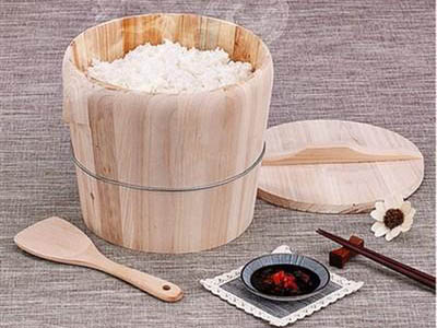 蒸米飯時，別只會加清水，多加2步，米飯又香又甜更軟糯