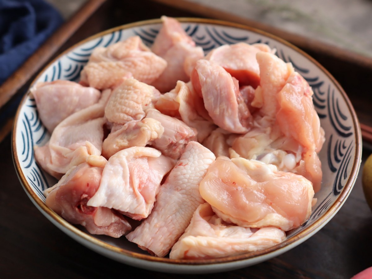 做雞肉時，記住“2泡2多放”，雞肉鮮香腥味小，土雞肉雞都管用
