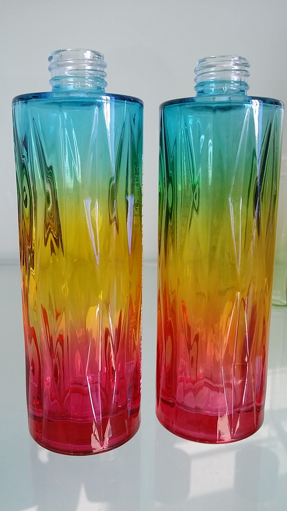 产品中心 水性玻璃漆 适用于玻璃香水瓶,化妆瓶,玻璃碗,玻璃杯,玻璃