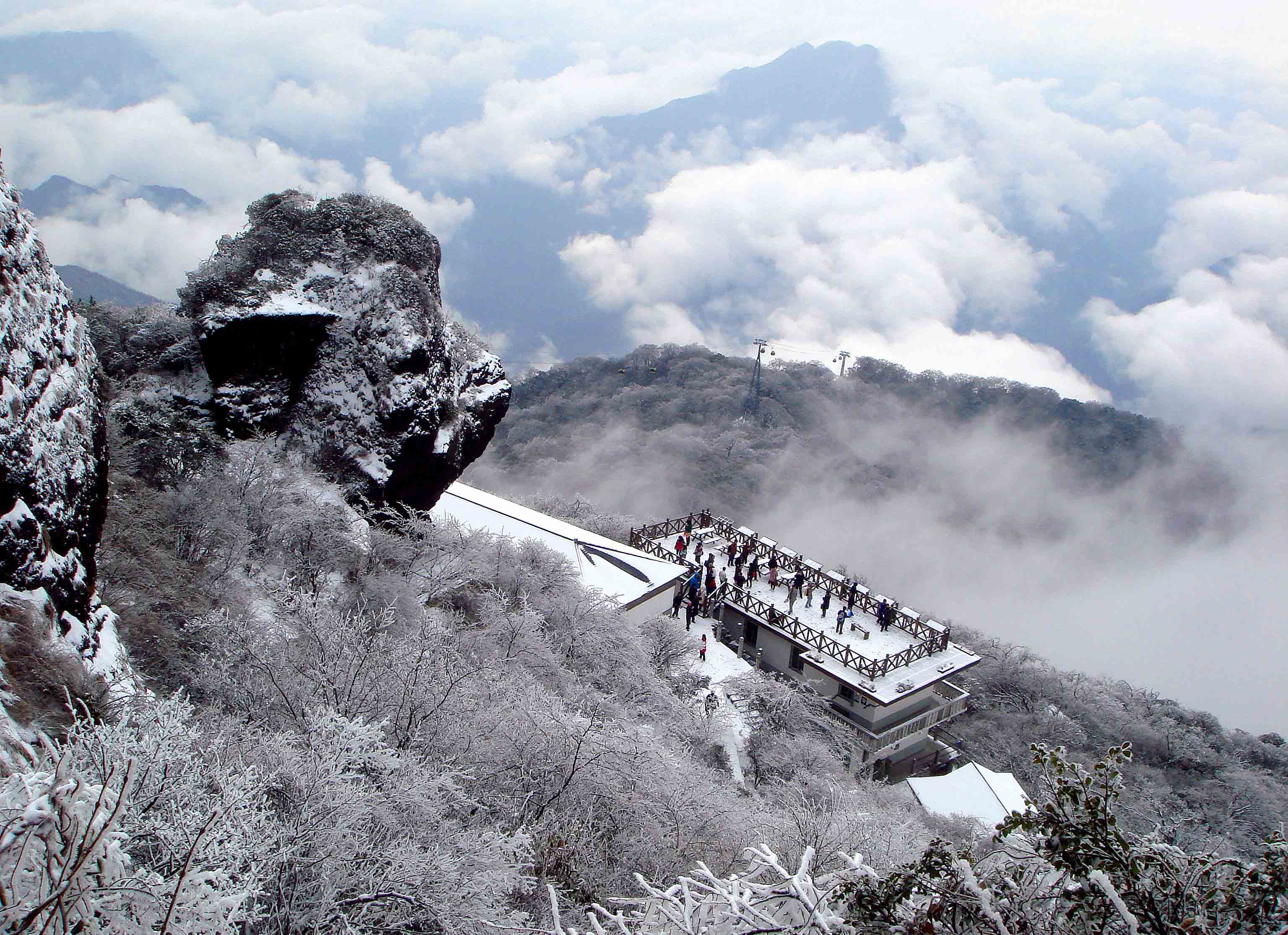 书山有路,但是只有在书海中勤快的奔波的人,才是真正的找到路,不然就